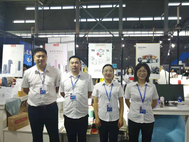 鐵盒廠(chǎng)家金裕制罐參展2019世界制造業(yè)大會(huì)